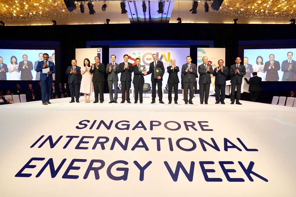 Group-Photo_-ASEAN-IRENA-MOU_Group-Photo