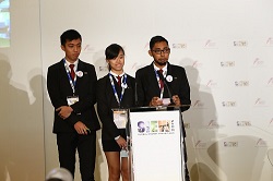 student-presenter--ite-cc_edited