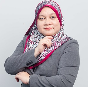 Puan Siti Safinah Salleh Chief Executive Officer By Energy Commission Malaysia