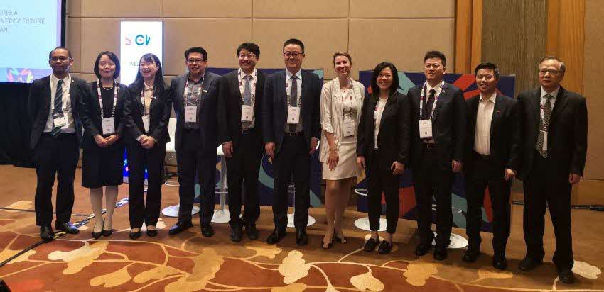 roundtable-d-group-photo-final-(1)