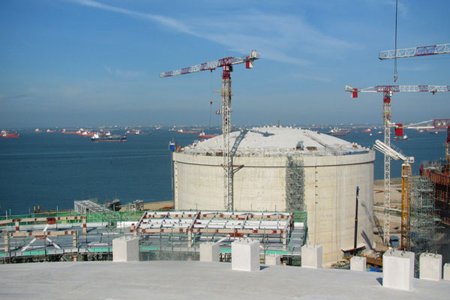 big view of lng tank 2