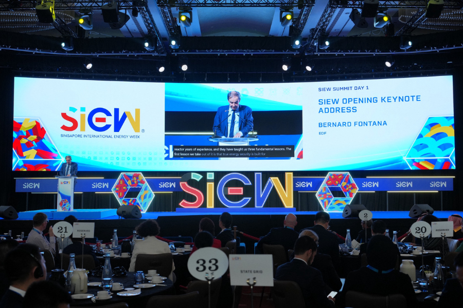 Bernard Fontana, Chief Executive Officer, EDF, and Rafael Mariano Grossi, Director General, International Atomic Energy Agency (IAEA), at the SIEW Opening Keynote Address