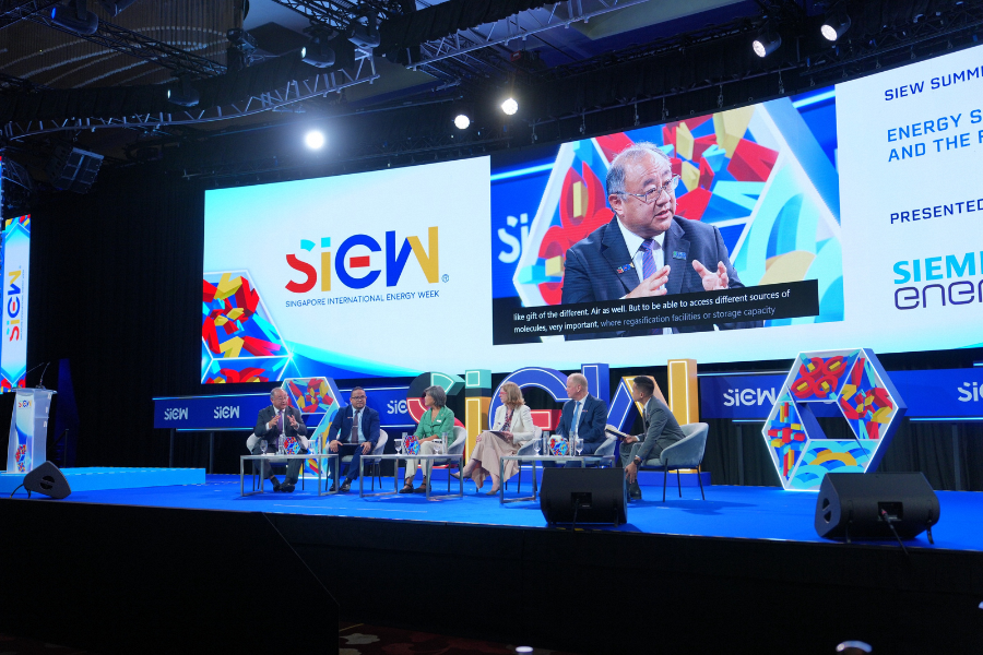 Panellists at SIEW Summit Session 2 explored how natural gas is evolving as an important part of the energy mix
