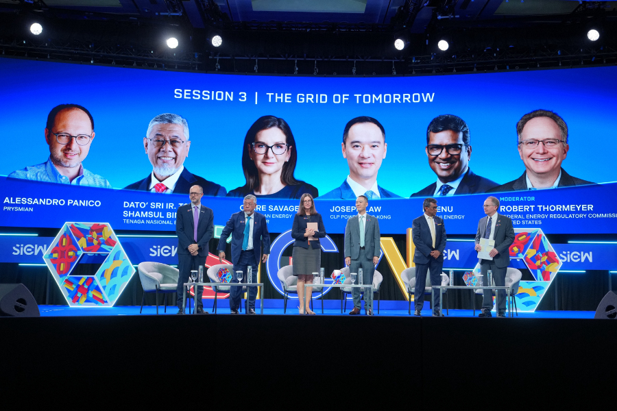 Panellists at SIEW Summit Session 3 explored how tech innovation, infrastructure planning and regional partnership can support the energy transition