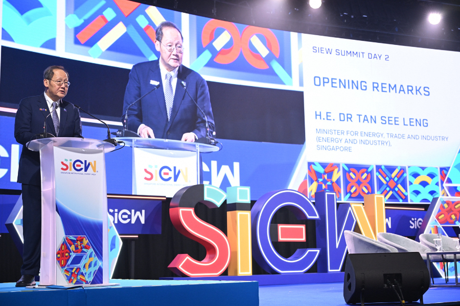 H.E. Dr Tan See Leng delivering his opening address at SIEW Summit Day 2