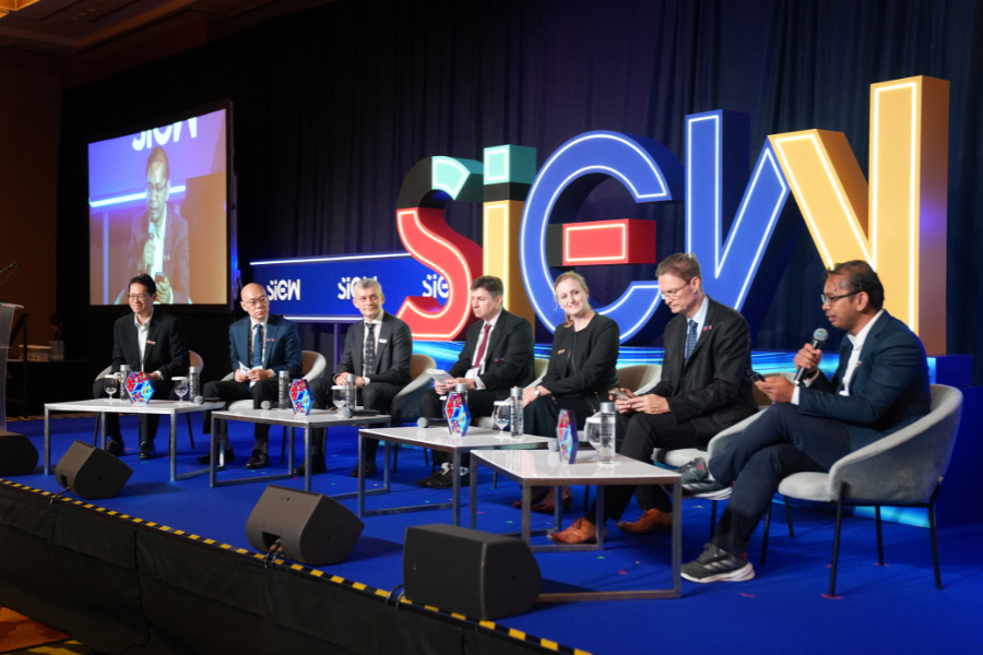 SIEW Thinktank Roundtable E Session 1 explored how AI can improve grid stability predictive maintenance energy forecasting and battery optimisation