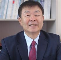 Professor Kang Seung-Jin