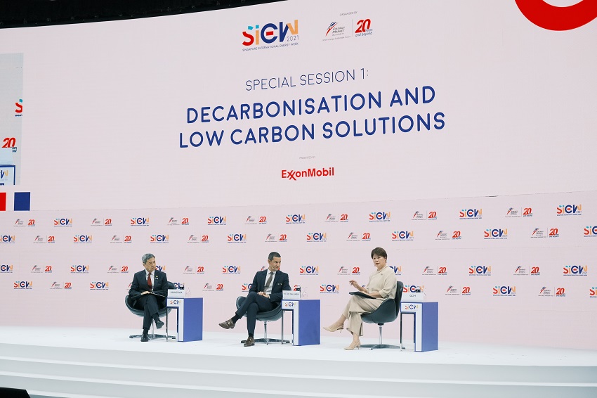 Singapore Energy Summit: Low Carbon Solutions at the Forefront of Future Energy Systems 1